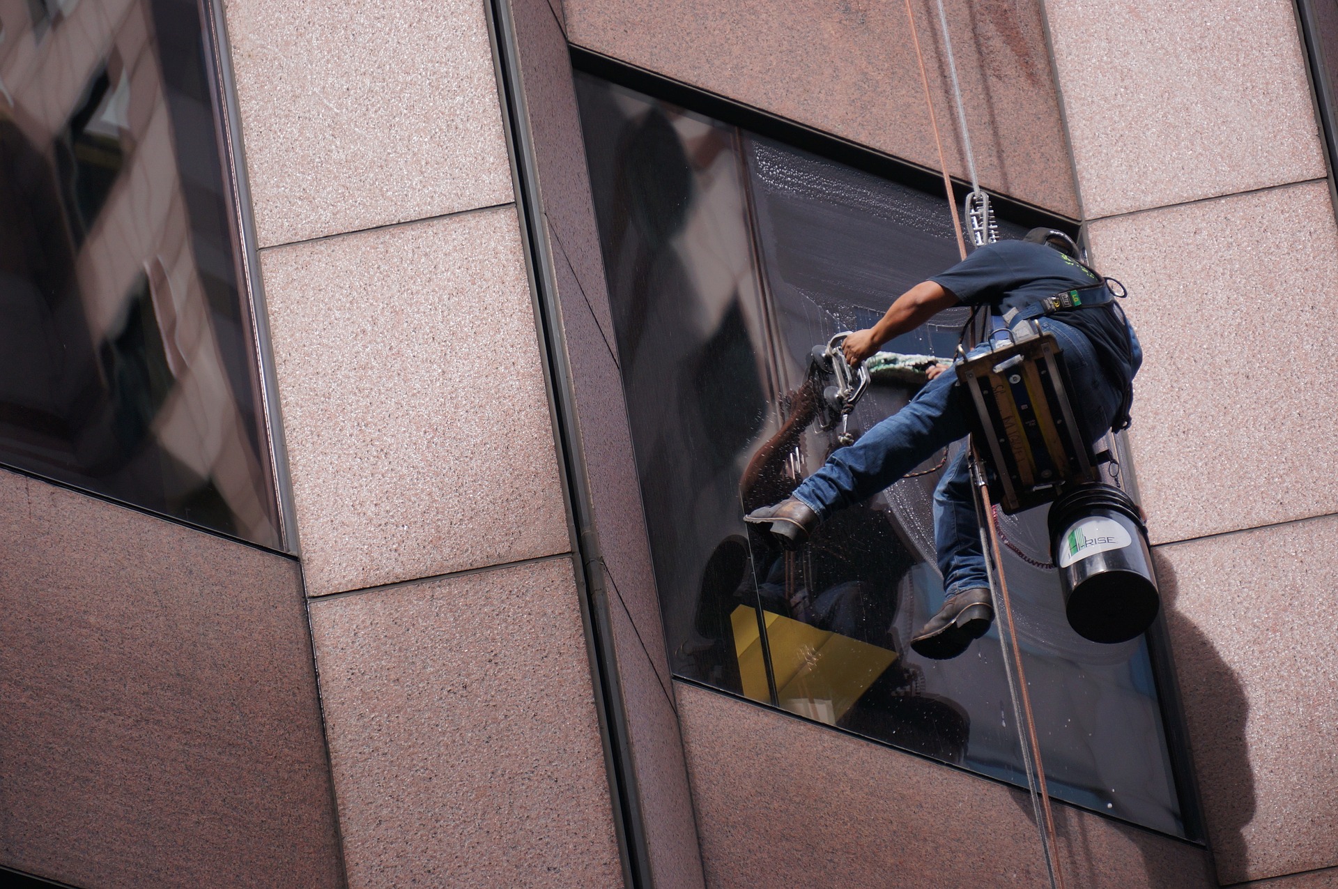 highrise window cleaner salary